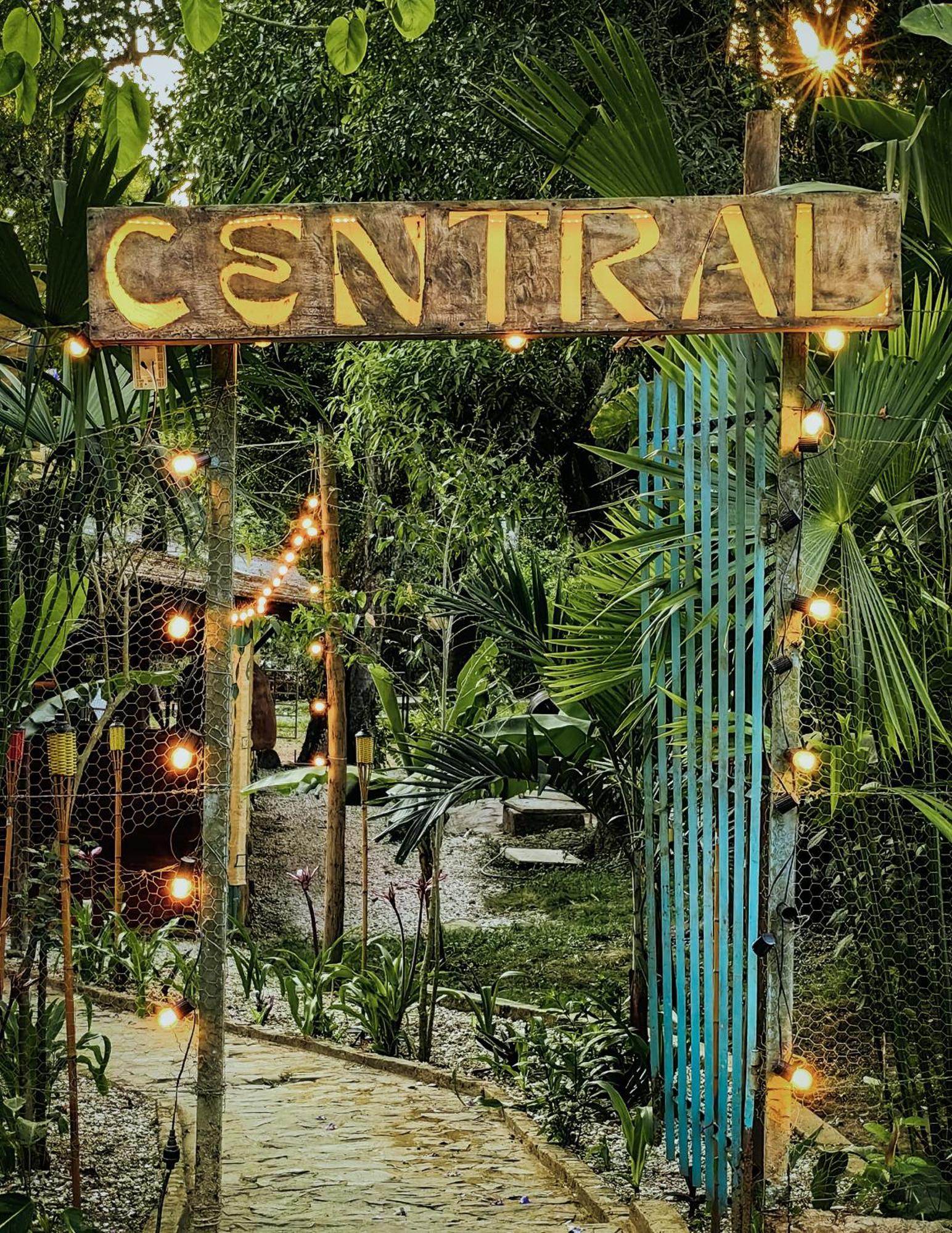 מלון Central מינקה מראה חיצוני תמונה